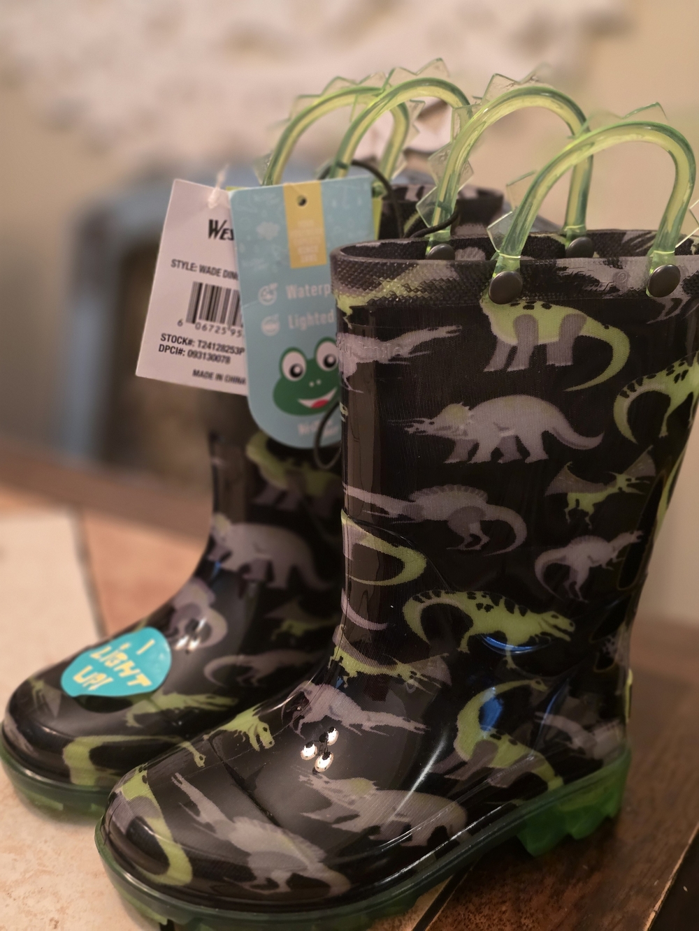 Western Chief
Kids Black & Green Dinosaur Rain Boots with Light-Up Soles